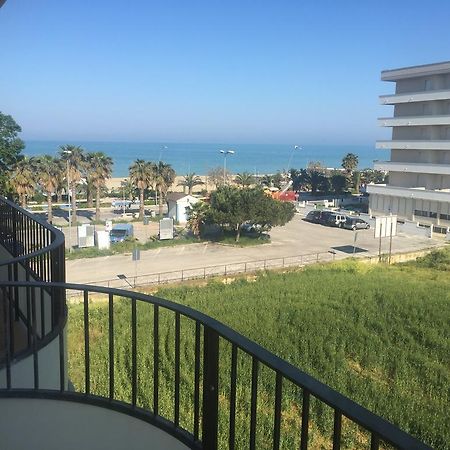 Appartamenti Sul Lungomare Alba Adriatica Exterior photo