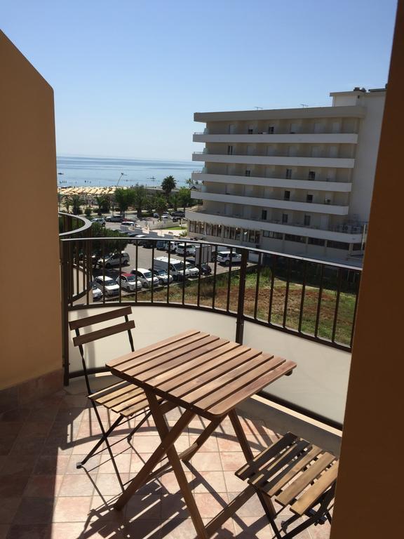 Appartamenti Sul Lungomare Alba Adriatica Exterior photo